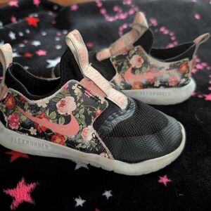 Nike Kids Flex Runner Black Floral Sneakers